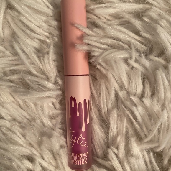 Kylie birthday “August bug” mini matte lipstick